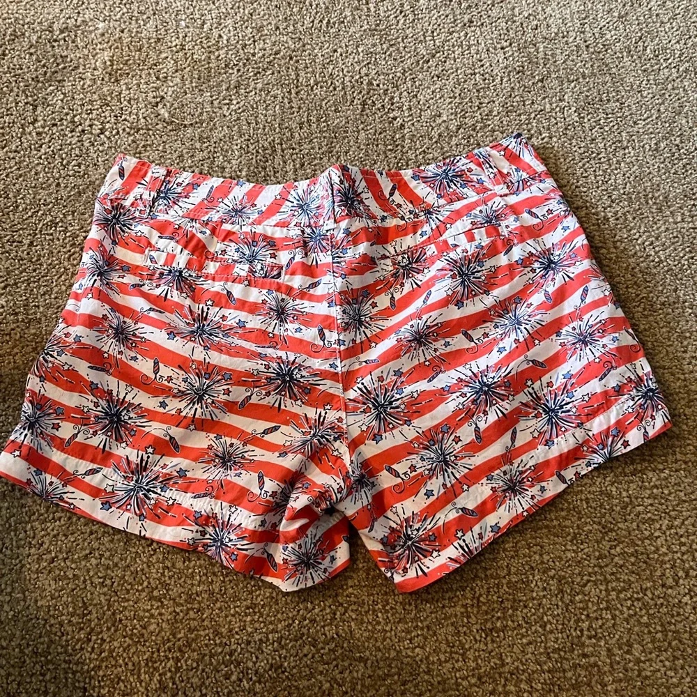 Lilly Pulitzer she’s a firecracker Callahan shorts size 10 glow in the dark!🤩🦄 - Picture 5 of 5